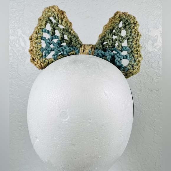 Crochet Bow Headband Green & Tan - Picture 3 of 4